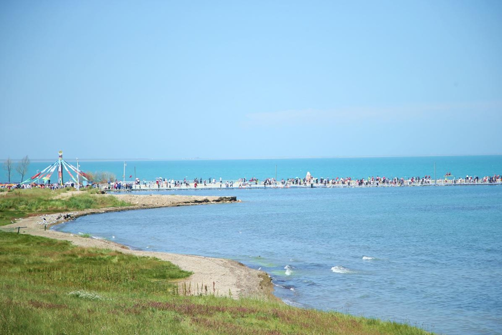 水碧天藍(lán)，青海湖秋光正好